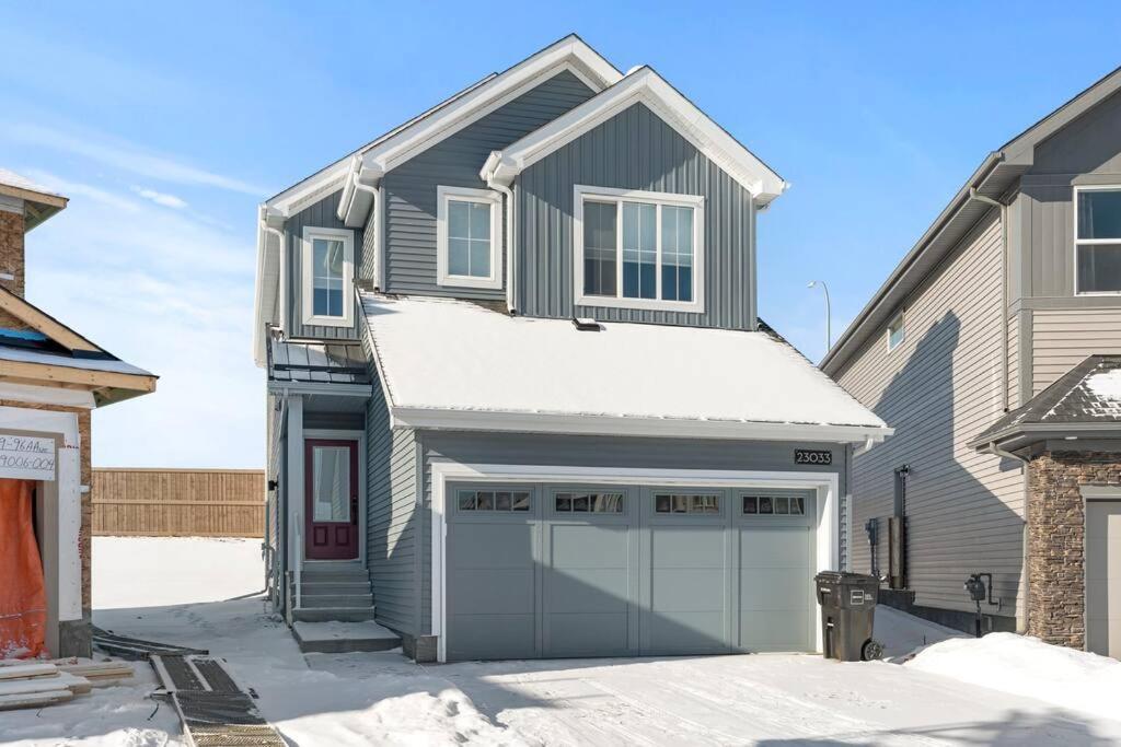 Family Home Retreat - 9 Mins To Wem - Vintage Arcade-Ping Pong -Air Conditioning Edmonton Exterior photo